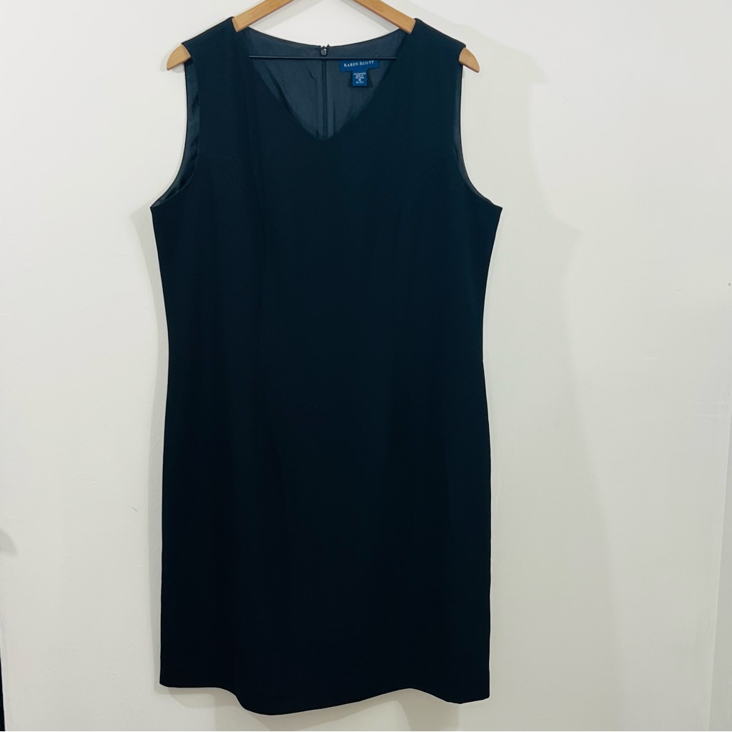 Karen Scott Little Black Dress Sleeveless V Neck Lined Zip Back Size 18 Chic